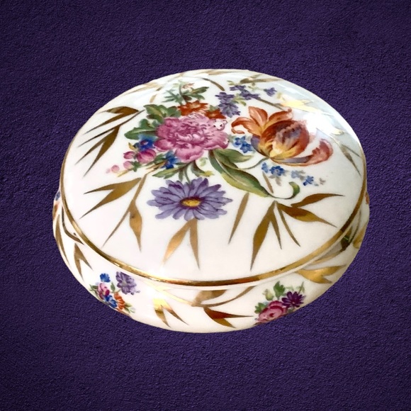 Limoges Large Rose Floral Bouquet Sphere Round Trinket Keepsake Jewelry Box - Picture 4 of 12